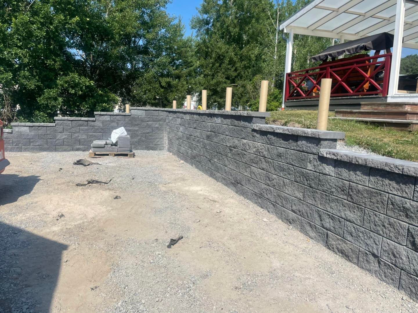 Stödmur och markarbete vid nivåskillnad